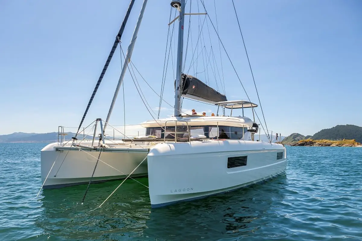 Lagoon 43 at anchor, exterior view
