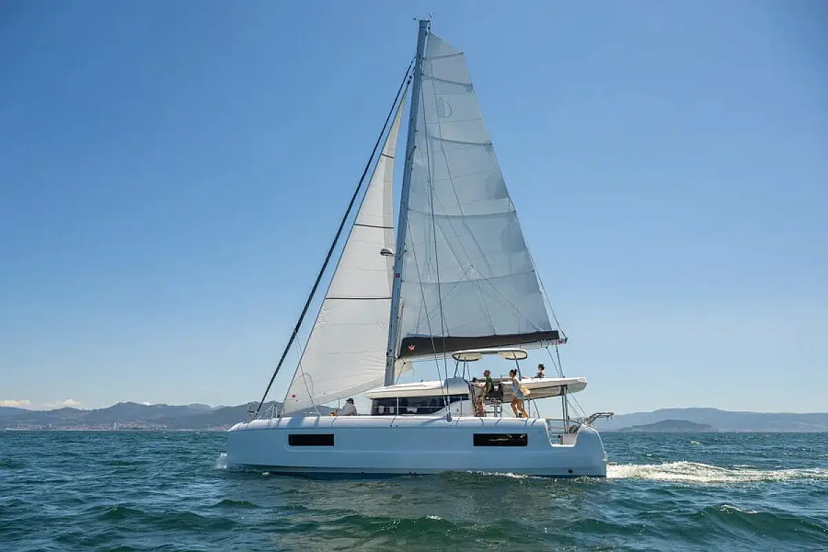 Lagoon 43 underway